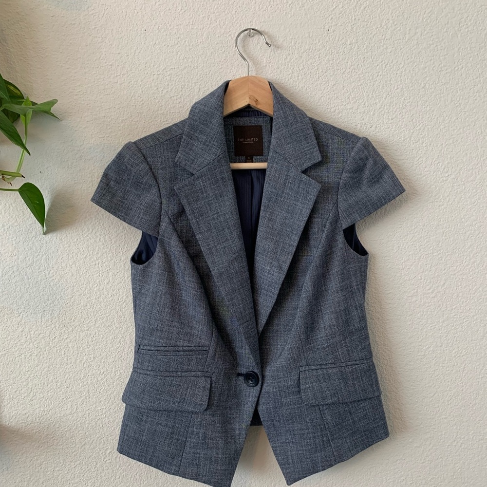 The Limited Size S Short Sleeve Grey One Button Y2K 2000s Style Work Blazer